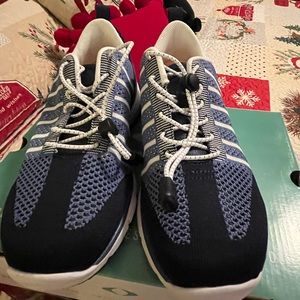 Women’s Apex diabetic tennis shoes size 8 wide